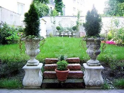 Dirazi Guesthouse & Apartments Gmbh 프랑크푸르트