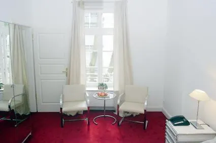 Dirazi Guesthouse & Apartments Gmbh 프랑크푸르트 4*,  독일