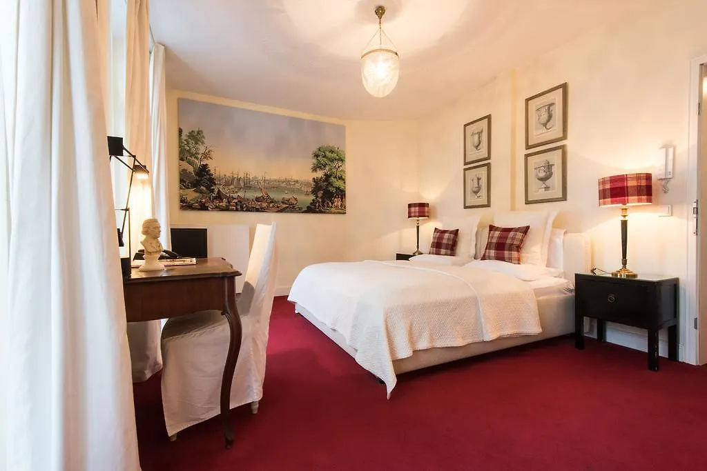 Dirazi Guesthouse & Apartments Gmbh 프랑크푸르트 4*,  독일