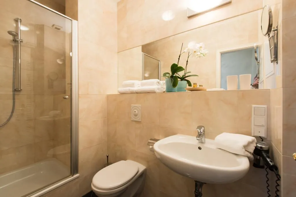 Dirazi Guesthouse & Apartments Gmbh 프랑크푸르트